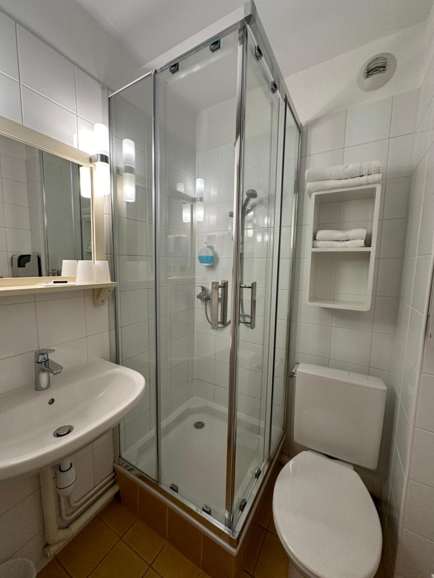 Hotel De Caen Room photo
